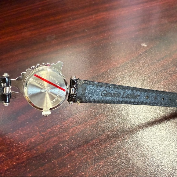 Avon Black Leather Strap Watch “Romantic Times” NIB 1994 - Picture 5 of 6